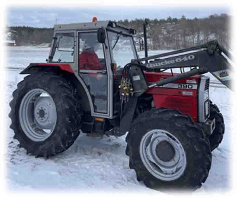 Aluminiumbåt Kaasboll 760 HT med 300 hk Mercury stulen på tysk trailer i Tanumshede, Göteborg. Vid stölden stals även en Traktor MF 390.