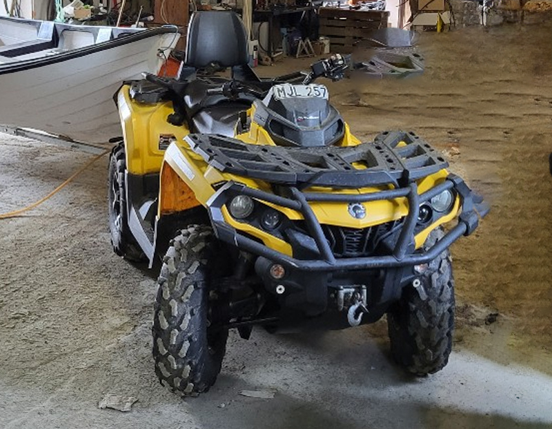 Gul fyrhjuling Can Am Outlander 500 MAX stulen i Sandsele söder om Blattnicksele