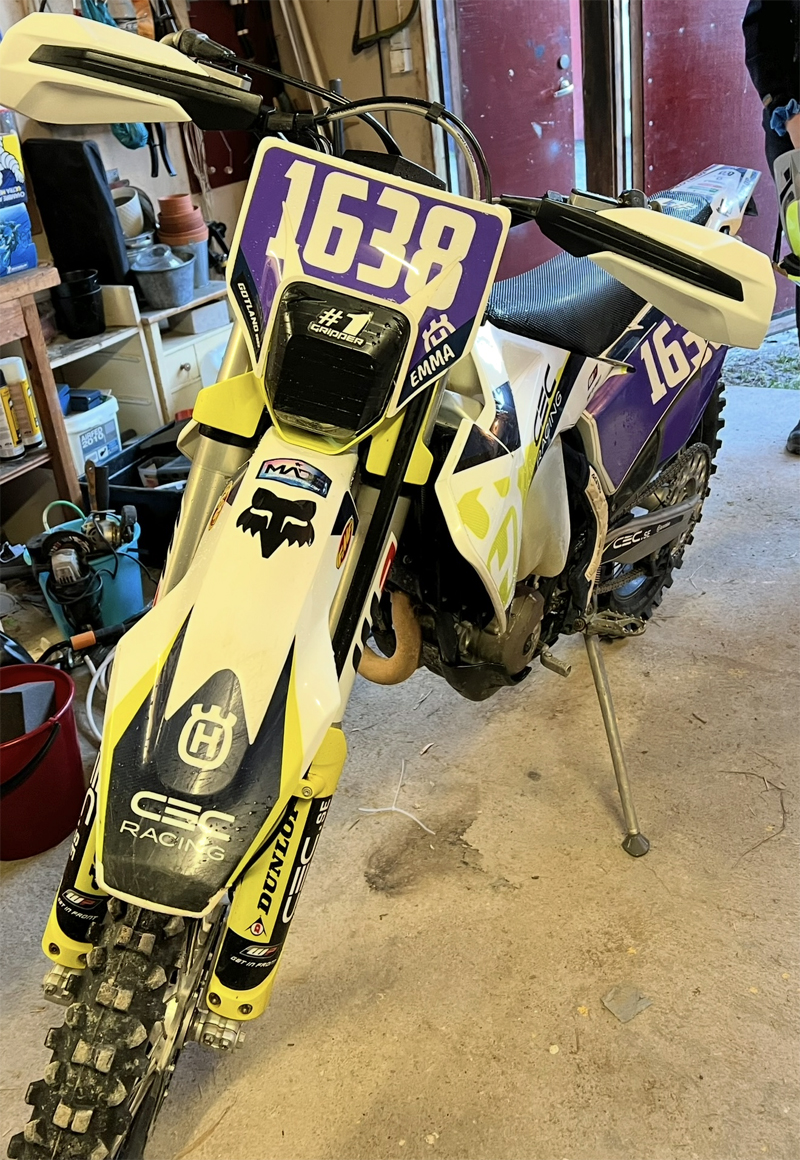 Husqvarna FE 250 stulen utanför Mellerud