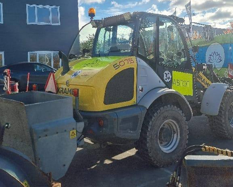 Hjullastare Kramer 5075 stulen vid Flatenbadet i Älta utanför Stockholm