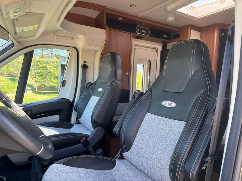 Svenskregistrerad husbil Fiat LMC T672 Cruiser Blackline stulen i Urbanizacion la Marina San Fulgencio mellan Alicante och Torrevieja, Spanien.