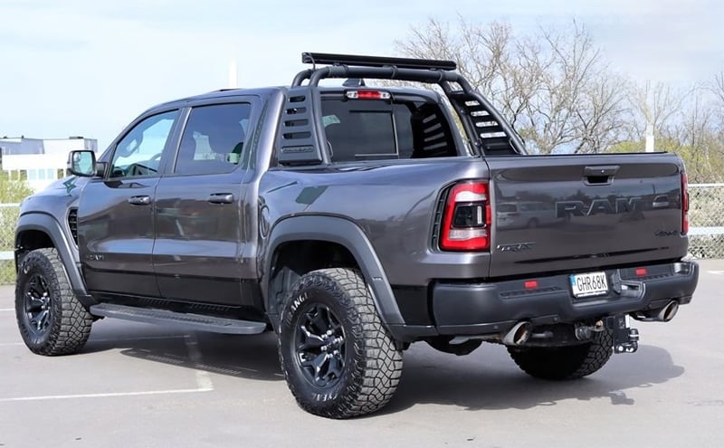 Grå RAM 1500 TRX Crew Cab stulen i Upplands Väsby