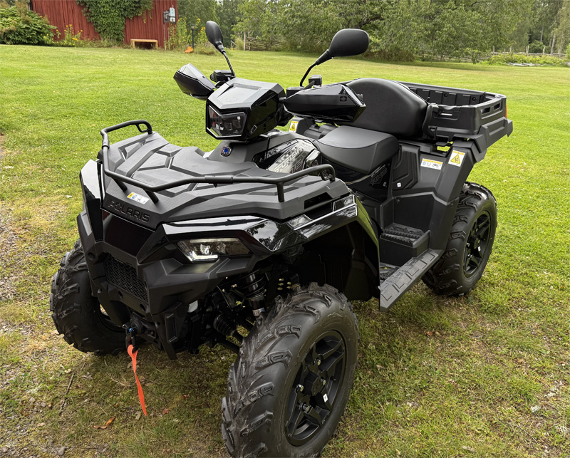 Svart fyrhjuling Polaris Sportsman 570 X2 stulen söder om Vetlanda