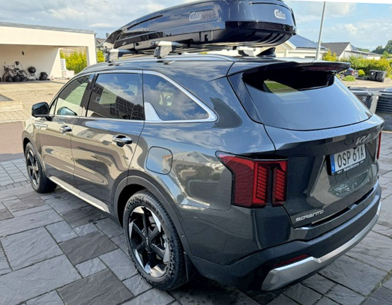 Grå metallic KIA Sorento stulen i Oxie, Malmö