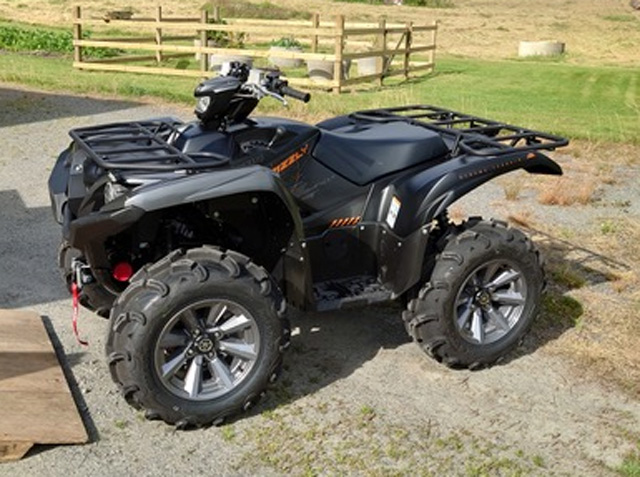 Svart fyrhjuling Quaddy Grizzly (Yamaha 700 Grizzly EPS) stulen i Skepplanda