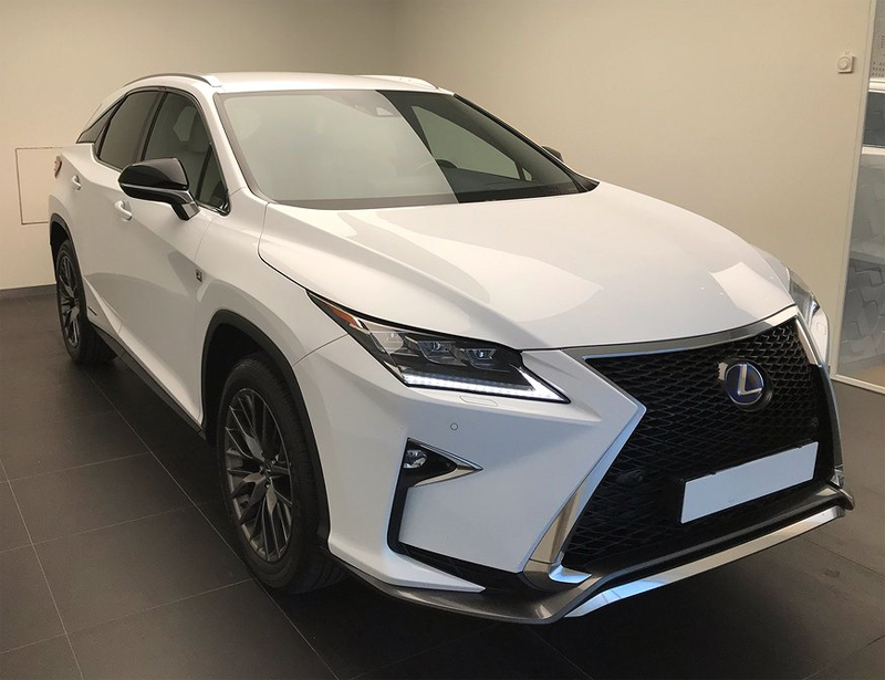 Vit Lexus RX 450h AWD F-Sport stulen i Sundbyberg utanför Stockholm