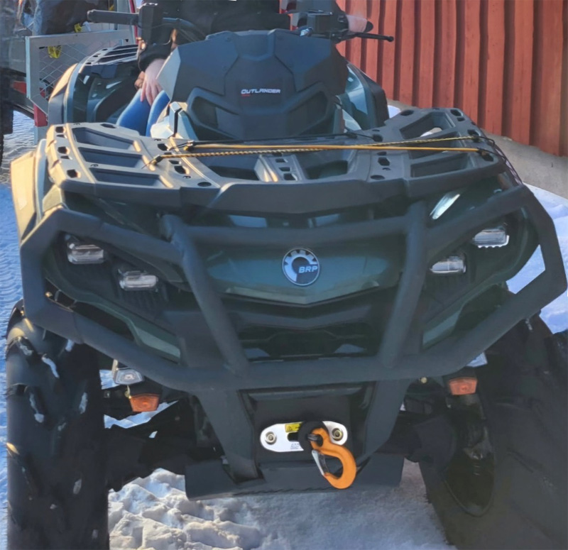 Fyrhjulingar grön Can Am Outlander 570 MAX XU + och svart Yamaha YFM 700 Grizzly stulna nordväst om Nordmaling