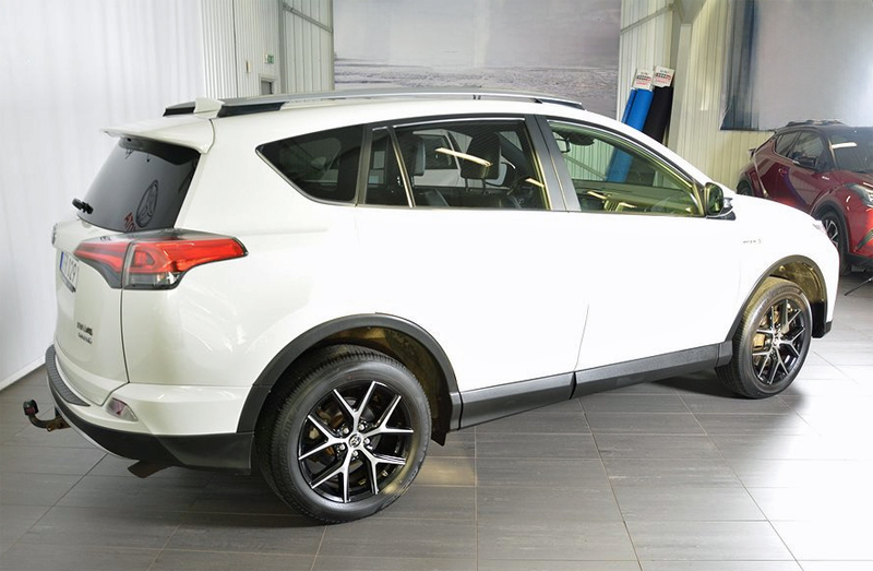Vit Toyota RAV4 Hybrid AWD stulen i Sommen mellan Boxholm och Tranås