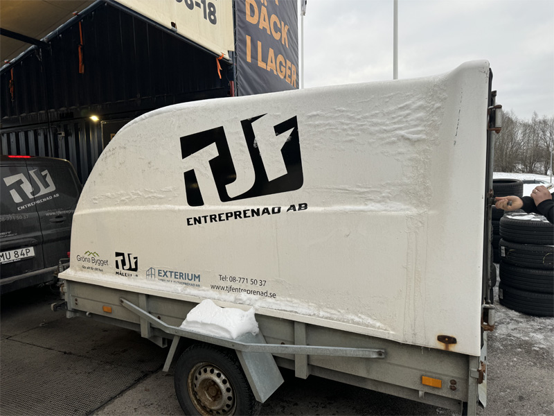 Sävsjösläpet SSEL 1000 med kåpa stulet i Saltsjö Boo utanför Stockholm