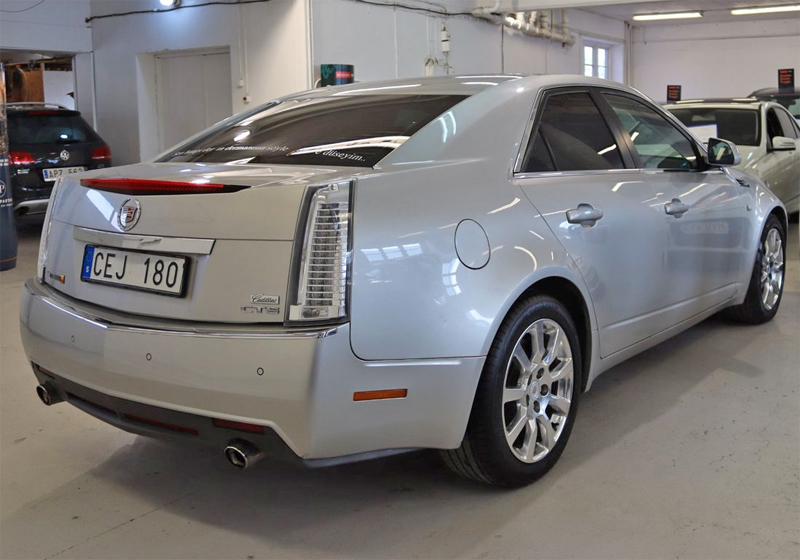 Silvermetallic Cadillac CTS stulen i Eskilstuna