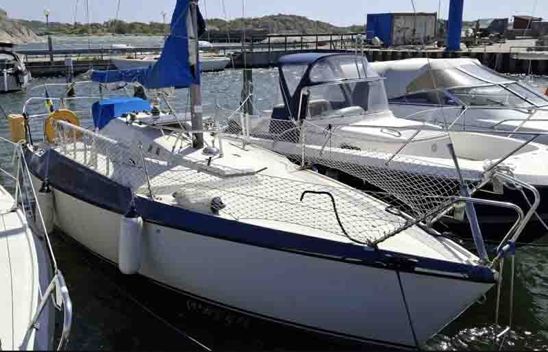 MAXI 77 årsmodell 1982 stulen på Hinsholmen, Göteborg under februari. 