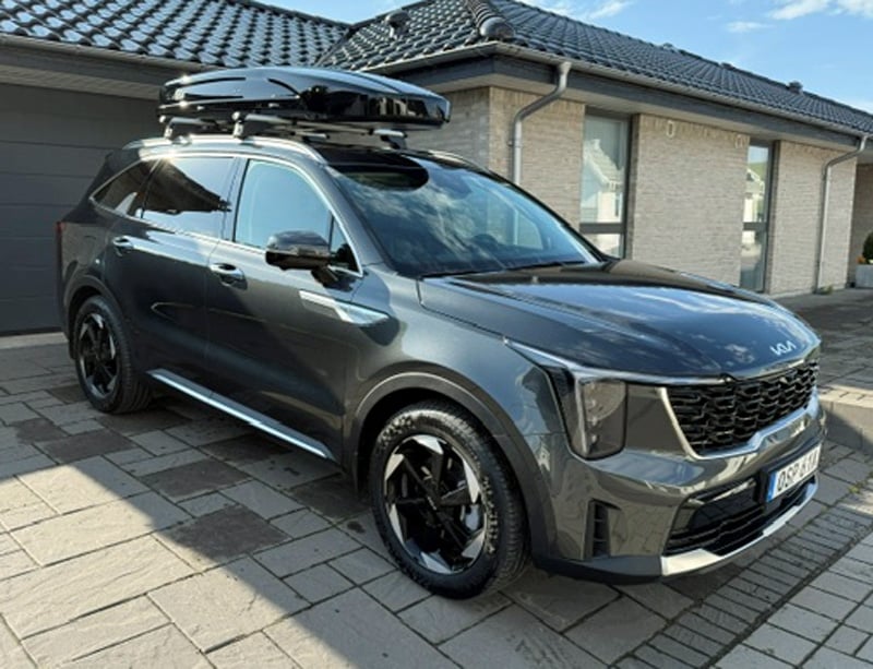 Grå metallic KIA Sorento stulen i Oxie, Malmö