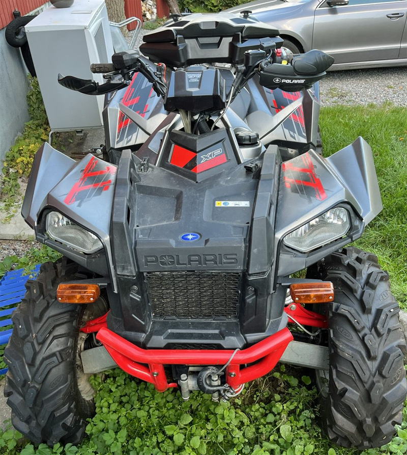 Fyrhjuling Polaris Scrambler XP 1000 stulen i Hässelby, Stockholm
