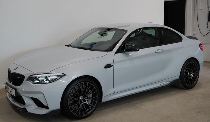 Silvermetallic BMW M2 Competition stulen i Vallentuna