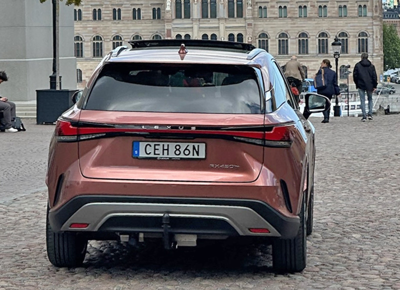 Brun metallic Lexus RX 450H AWD + stulen i Sollentuna