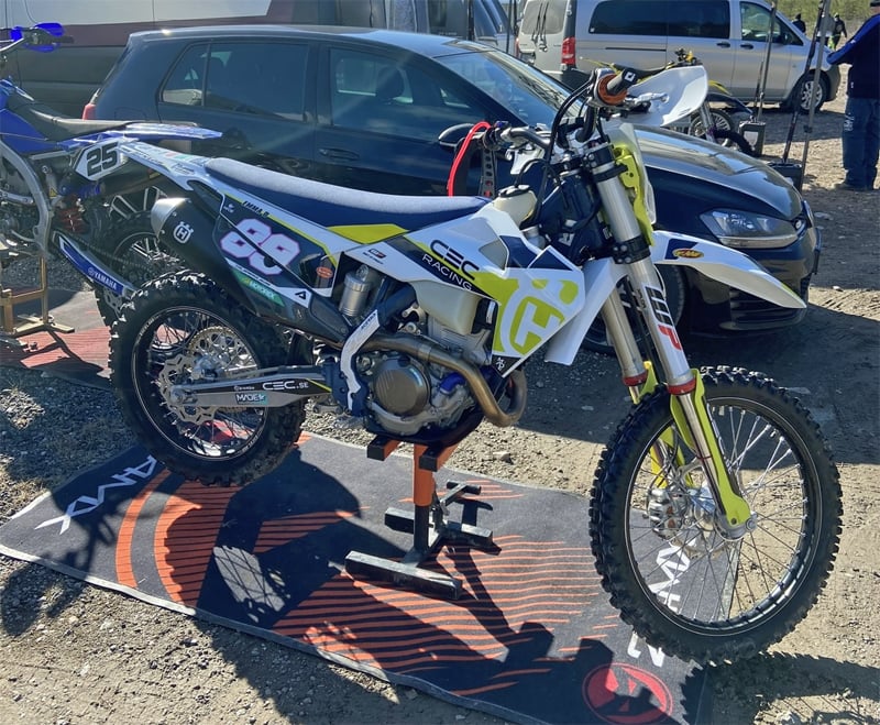 Husqvarna FE 250 stulen utanför Mellerud