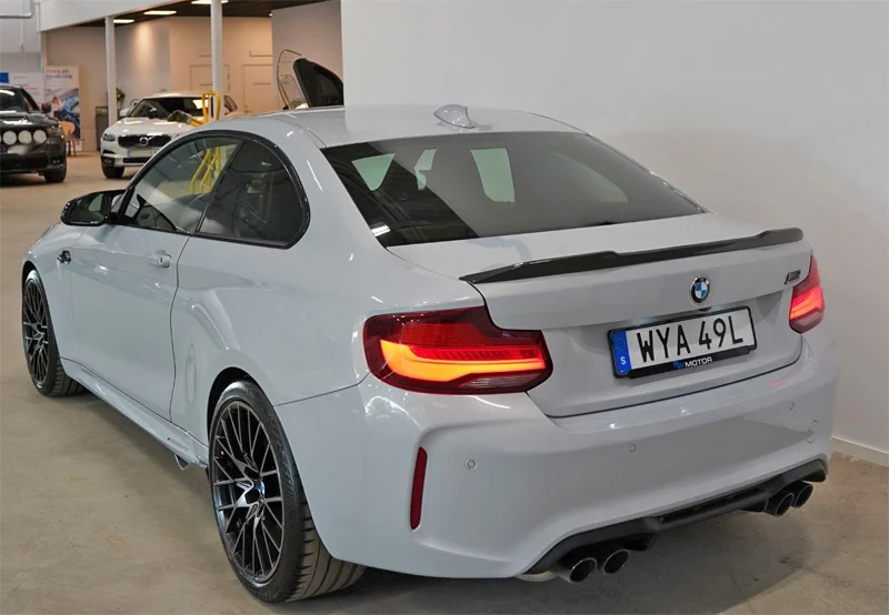 Silvermetallic BMW M2 Competition stulen i Vallentuna