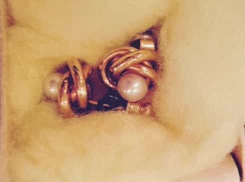 Smycken värda stora belopp stulna vid åldringsbrott i Stockholm