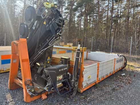 CMT lastväxlarflak med HIAB kran stulet i Hässleholm