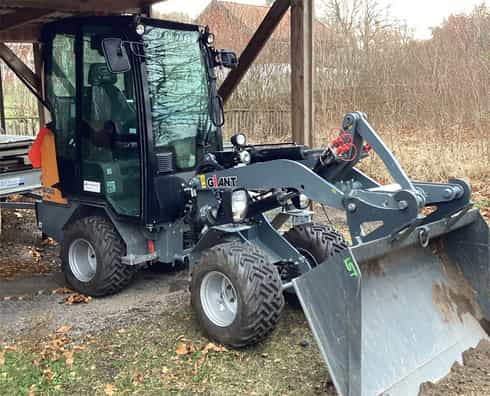 Kompaktlastare Giant G1500 X-TRA stulen vid Barva kyrka öster om Eskilstuna