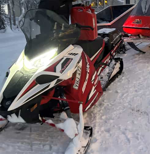 Snöskoter Yamaha Sidewinder B-TX LE 153 stulen vid Torneträsk nordväst om Kiruna