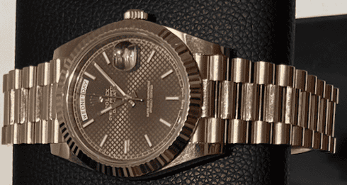 Polisen söker information om en  ROLEX Oyster Perpetual, Day-Date 40.