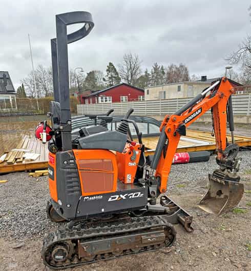 Minigrävare Doosan DX10Z stulen i Huddinge