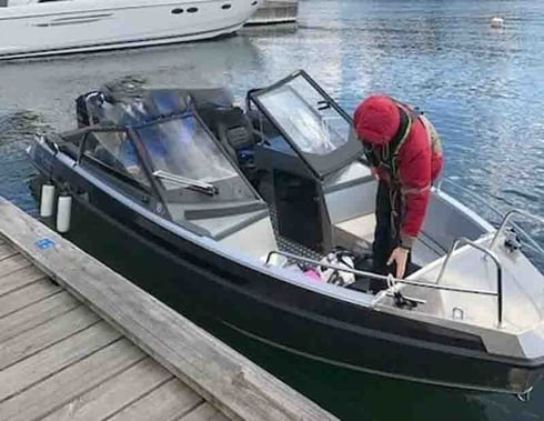 Buster Super Magnum med 300 Hk Yamaha stulen i Saltsjöbaden, Stockholm 