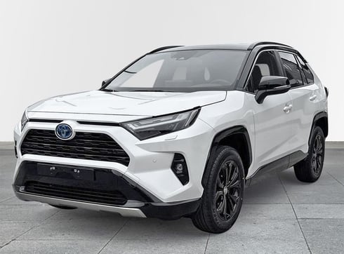 En vit Toyota RAV4 stulen i Upplands Väsby